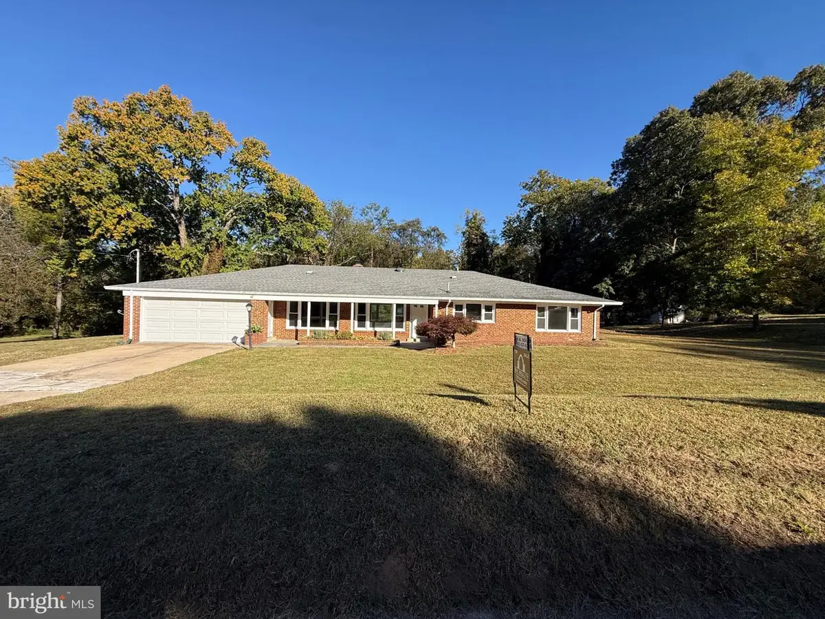 2 Balmoral Dr E, Oxon Hill, MD 20745 - #1