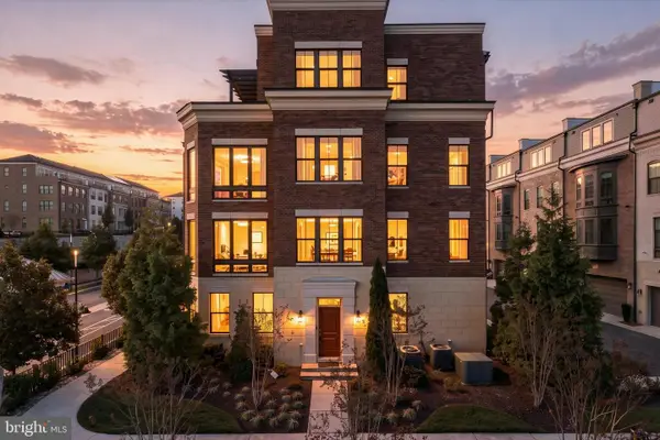 500 Riversail Ln, NATIONAL HARBOR, MD 20745