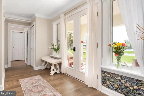 1-f Queen Victoria Ct, CHESTER, MD 21619