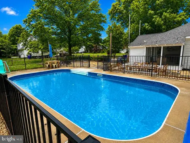 420 Five Farms Dr, Stevensville, MD 21666 - #1
