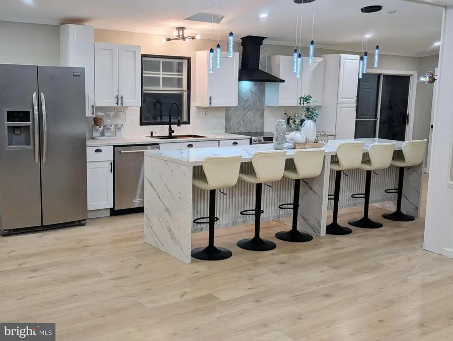 45851 N Poteat Ct, California, MD 20619 - Image #2