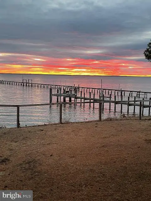 42195 White Point Beach Rd, LEONARDTOWN, MD 20650
