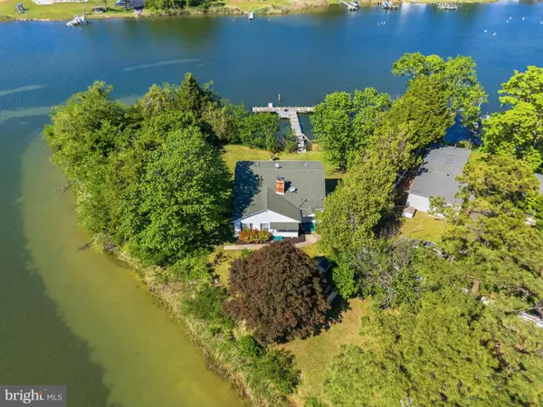 38040 Beach Rd, COLTONS POINT, MD 20626