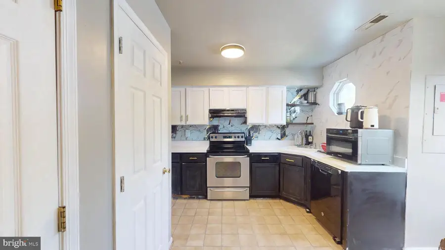 21076 Jenna Ct, Lexington Park, MD 20653 - #3