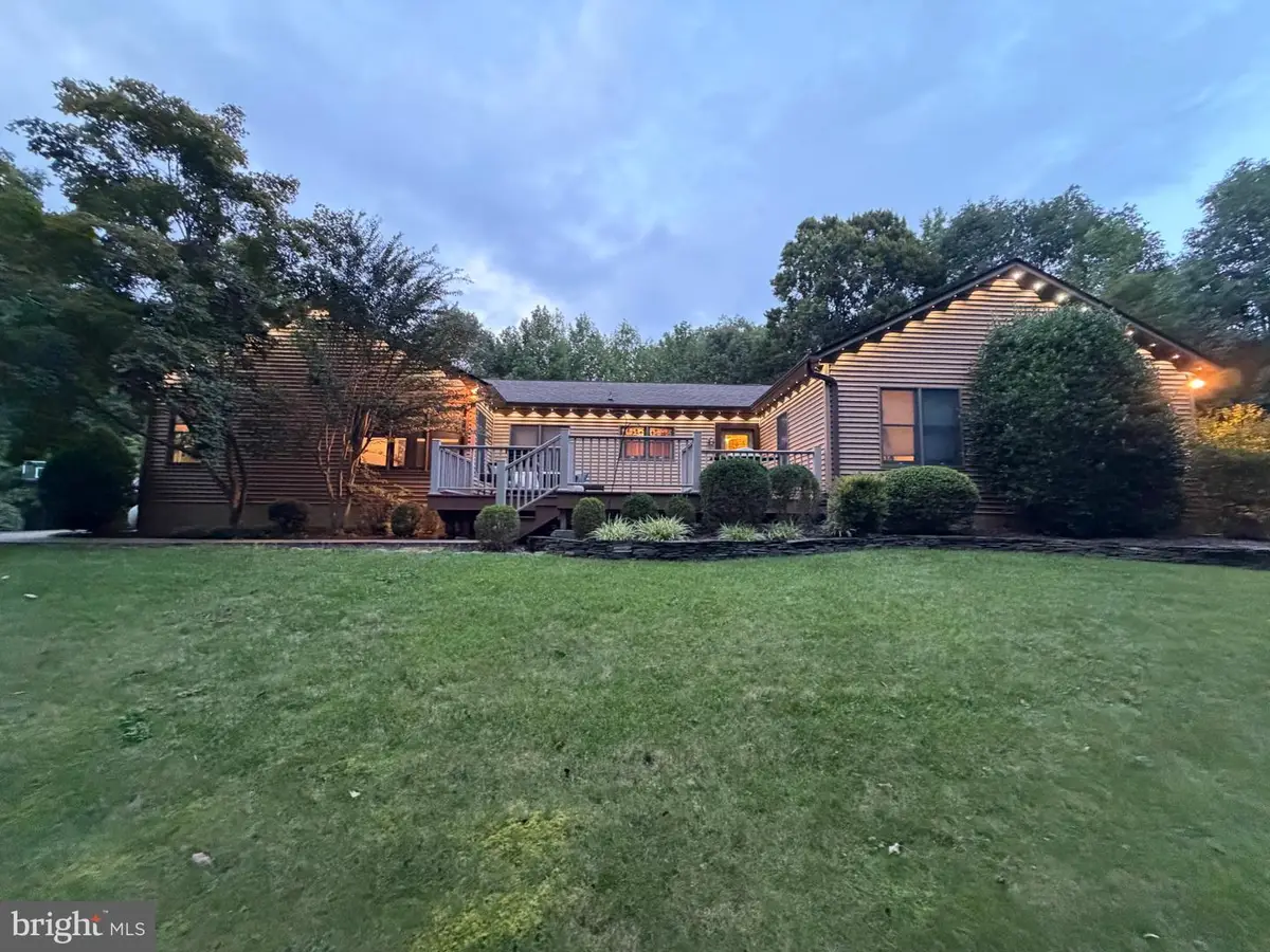 23060 Piney Wood Cir, California, MD 20619 - #1