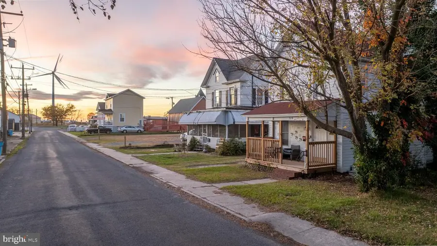 328 Pine St, Crisfield, MD 21817 - Image #2
