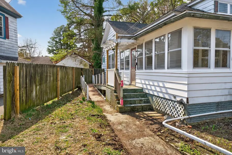 7 Cove St, Crisfield, MD 21817 - #2