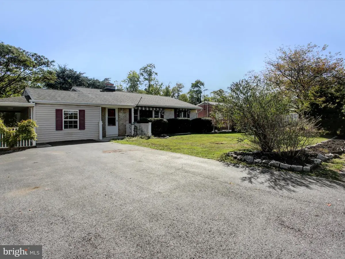 11523 Englewood Rd, Hagerstown, MD 21740 - Image #1