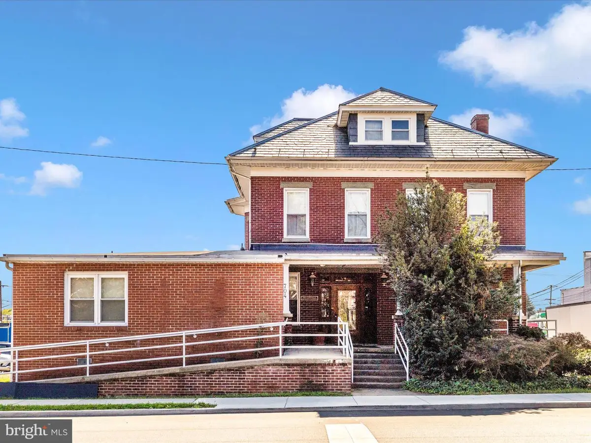 704 Oak Hill Avenue, Hagerstown, MD 21740 - Image #1