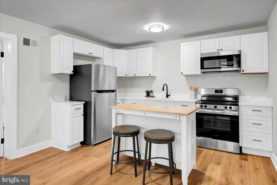 10-12 S Main St, Smithsburg, MD 21783 - Image #3