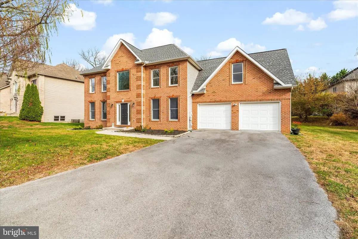 11411 Woodview Dr, Hagerstown, MD 21742 - Image #1