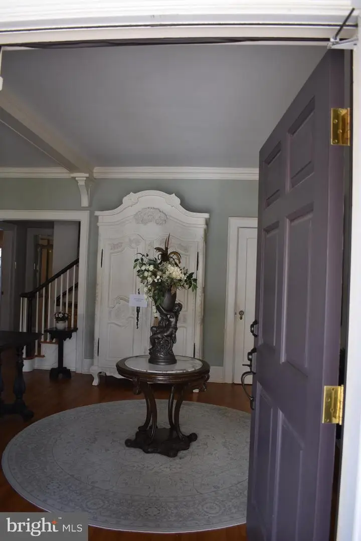 909 Oak Hill Ave, Hagerstown, MD 21742 - Image #2