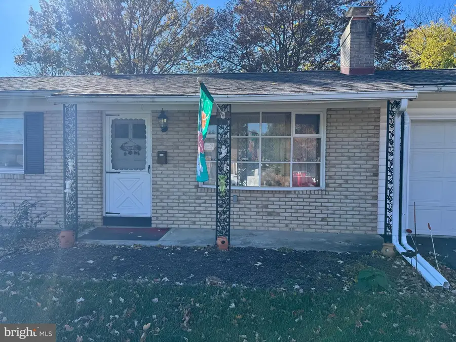 10810 Rosewood Dr, Hagerstown, MD 21740 - Image #3