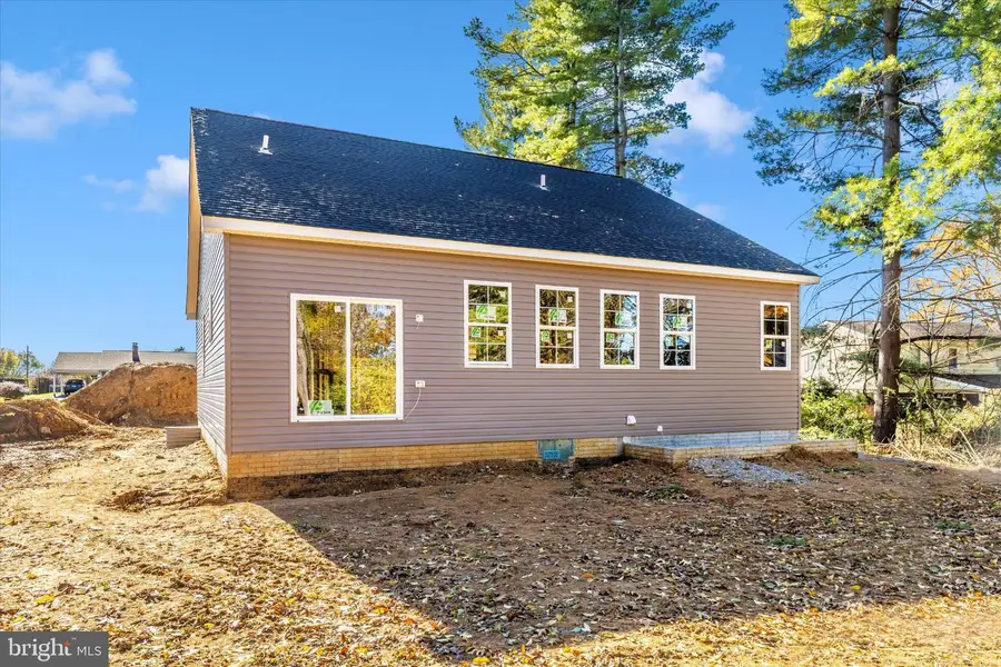 18218 Summerlin Dr, Hagerstown, MD 21740 - Image #2