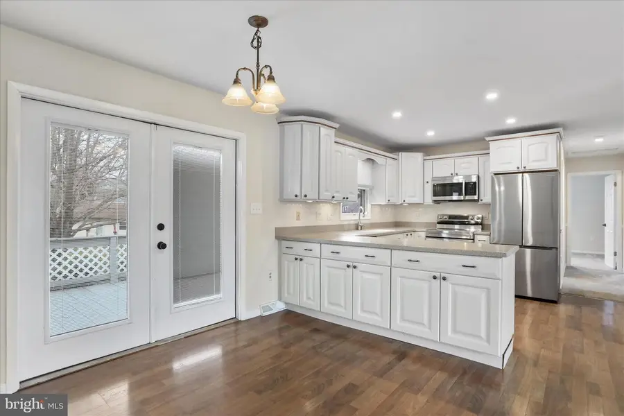 1349 Cedarwood Dr, Hagerstown, MD 21742 - Image #2