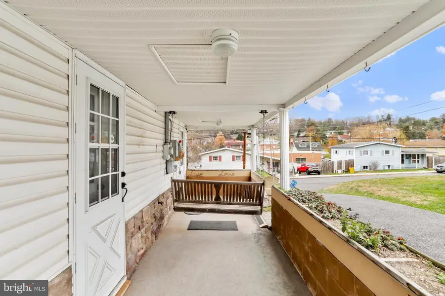 208 Fulton St, Hancock, MD 21750 - Image #2