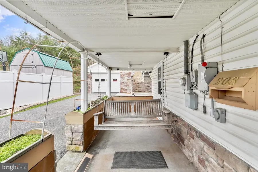 208 Fulton St, Hancock, MD 21750 - Image #3