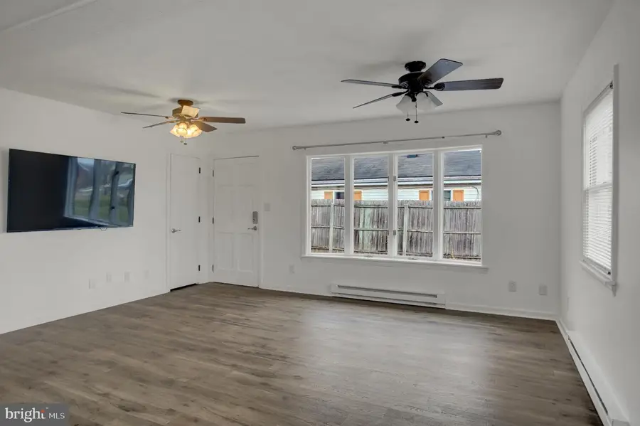 16944 Shinham Rd, Hagerstown, MD 21740 - Image #2