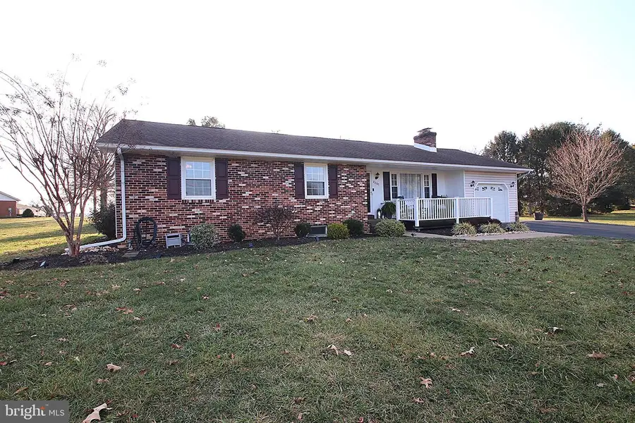 22107 Beaverbrook Dr, Smithsburg, MD 21783 - Image #2