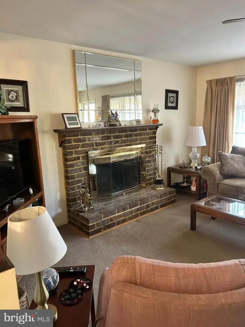 10701 Oak Forest Dr, Hagerstown, MD 21740 - Image #2