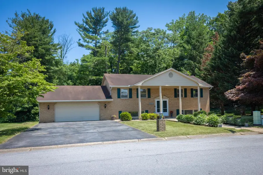 10813 Wilcox Dr, Williamsport, MD 21795 - Image #2