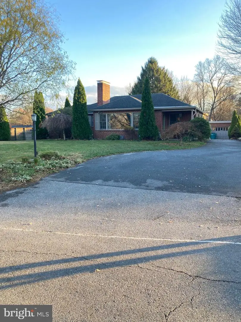 18807 Crofton Rd, Hagerstown, MD 21742 - Image #1