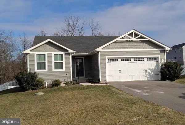 2 Charlotte St, HAGERSTOWN, MD 21740