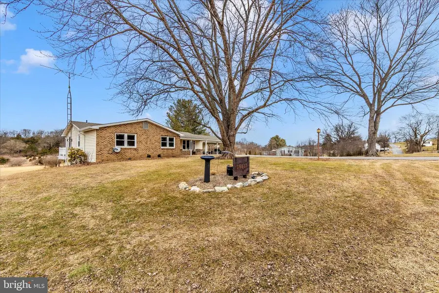 18617 Burnside Bridge Rd, Sharpsburg, MD 21782 - Image #2