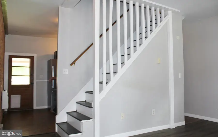 236 N Locust St, Hagerstown, MD 21740 - Image #2