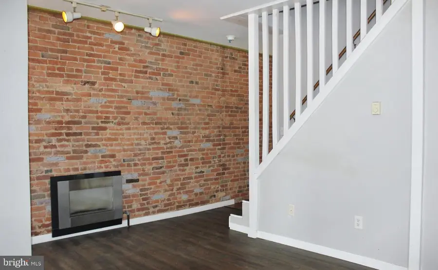 236 N Locust St, Hagerstown, MD 21740 - Image #3