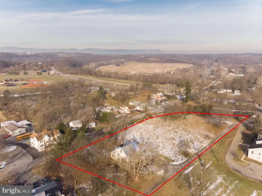 11012 Arnold Ln, Williamsport, MD 21795 - Image #2