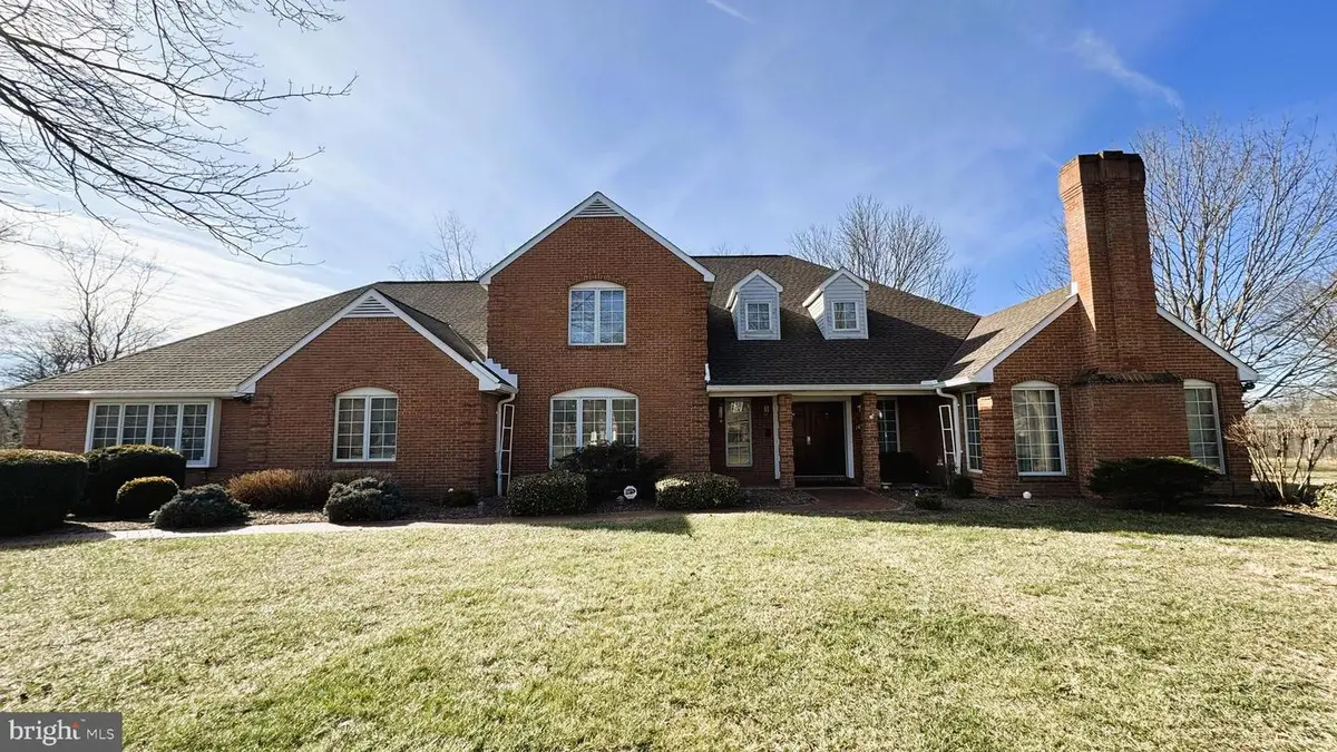 18903 Manchester Dr, Hagerstown, MD 21742 - Image #1