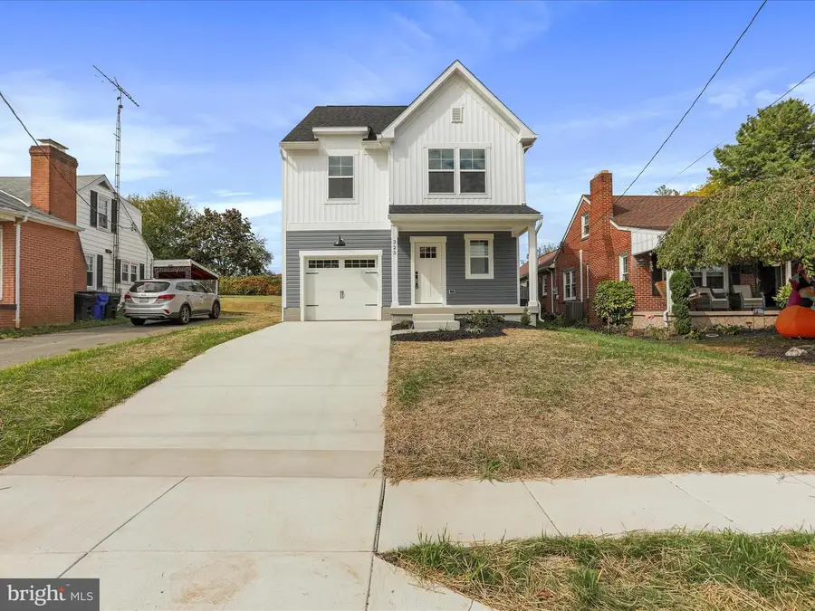325 Devonshire Rd, Hagerstown, MD 21740 - #2