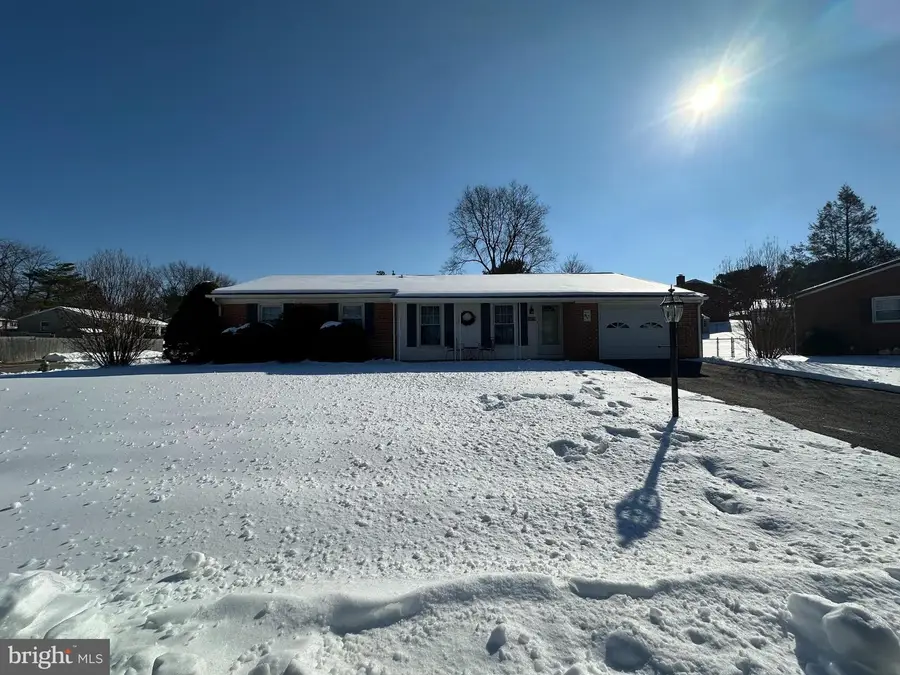 10829 Oak Valley Dr, Hagerstown, MD 21740 - Image #3