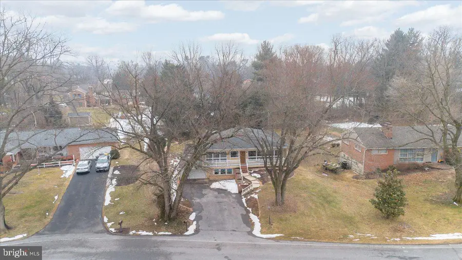 13331 Apple Hill Dr, Hagerstown, MD 21742 - #3