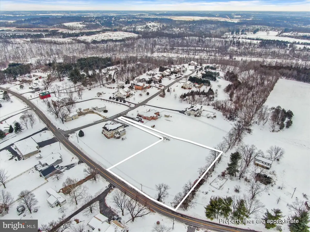 13638 Creek View Dr, Hagerstown, MD 21740 - Image #1