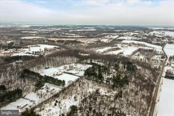 Pinehill Dr, HAGERSTOWN, MD 21740