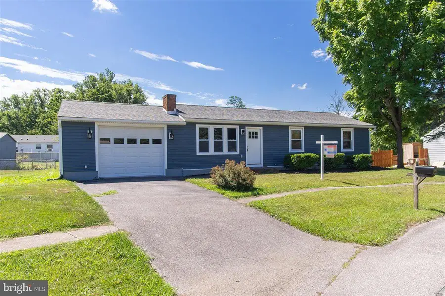 13 W Douglas Ct, Smithsburg, MD 21783 - #2