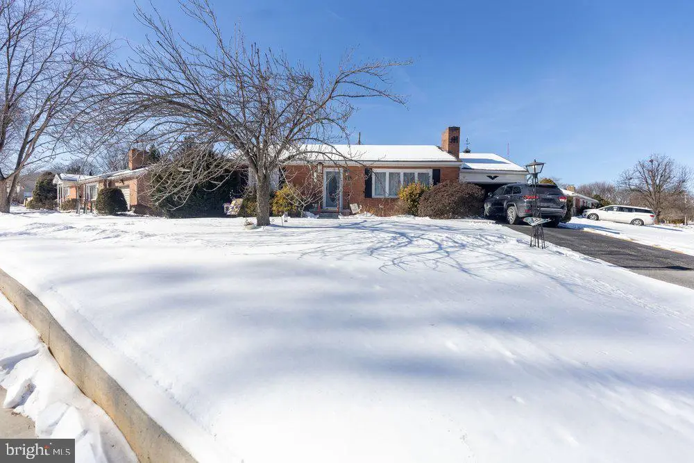 1429 Glenwood Ave, Hagerstown, MD 21742 - #1