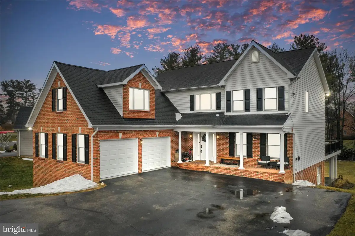 10745 Hershey Dr, Williamsport, MD 21795 - #1