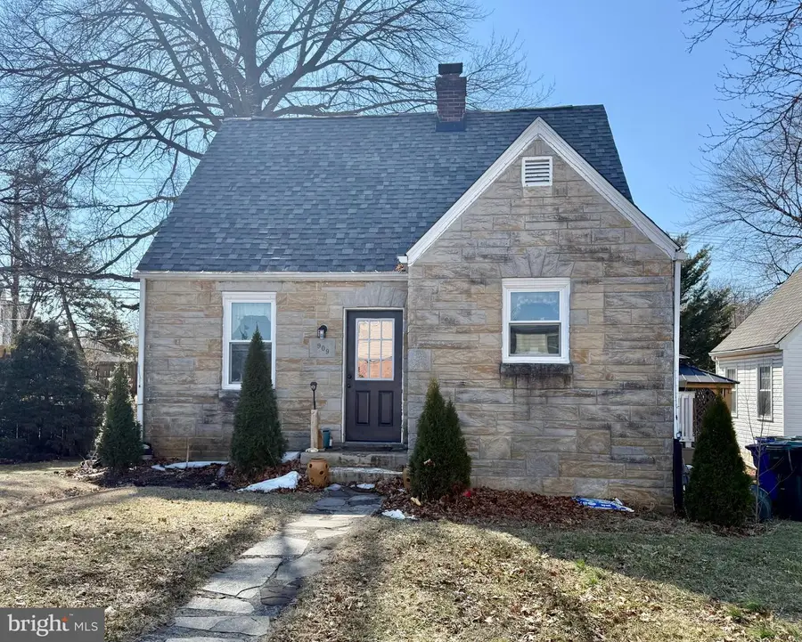 909 Beechwood Dr, Hagerstown, MD 21742 - #2