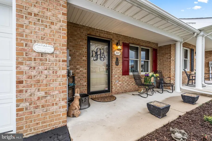 307 Winding Oak Dr, Hagerstown, MD 21740 - #3