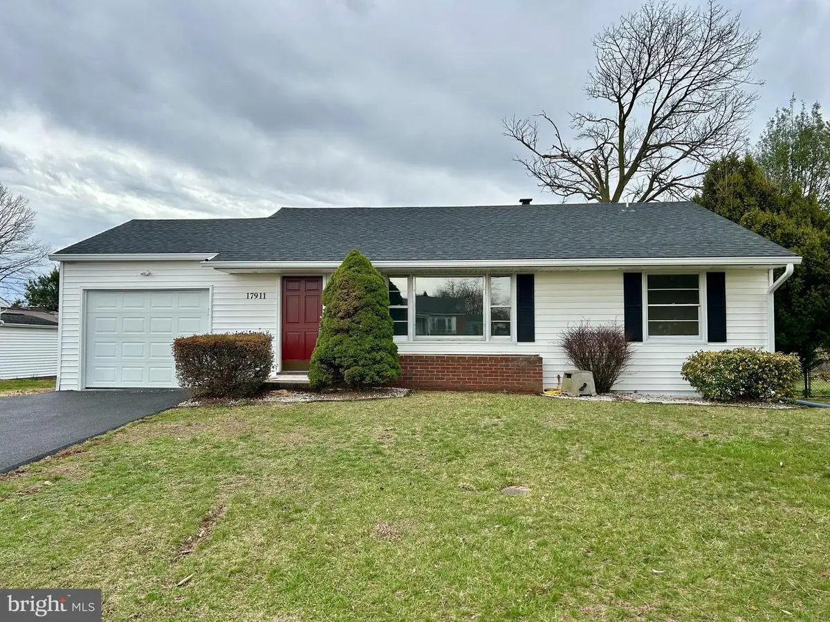 17911 Oak Ridge Dr, Hagerstown, MD 21740 - #1