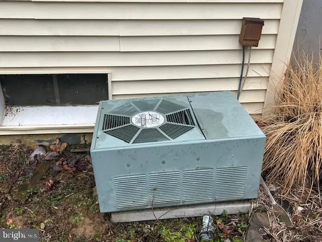 2303 Chestnut Grove Rd, Sharpsburg, MD 21782 - #3