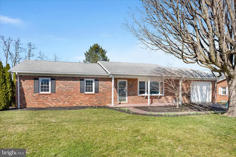 22120 Holiday Dr, Smithsburg, MD 21783 - #2