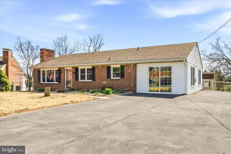 200 Rock Willow Ave, Hagerstown, MD 21740 - #2