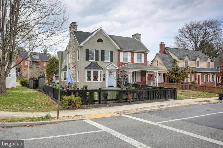 207 E Irvin Ave, Hagerstown, MD 21740 - #3