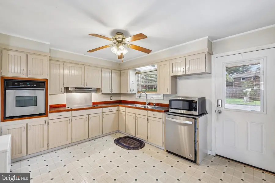 11910 Wesley Dr, Hagerstown, MD 21742 - #3