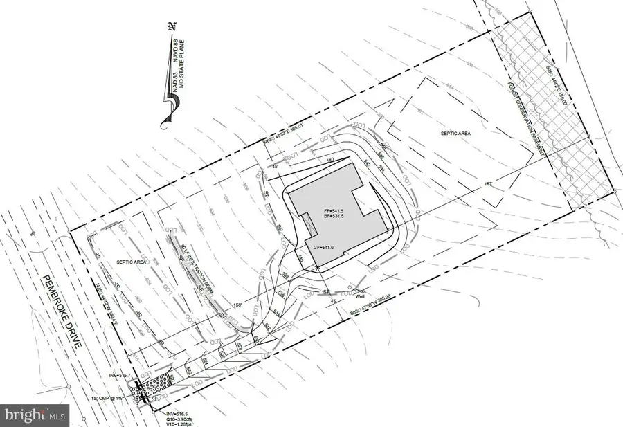 9821 Pembroke Dr, Hagerstown, MD 21740 - #2