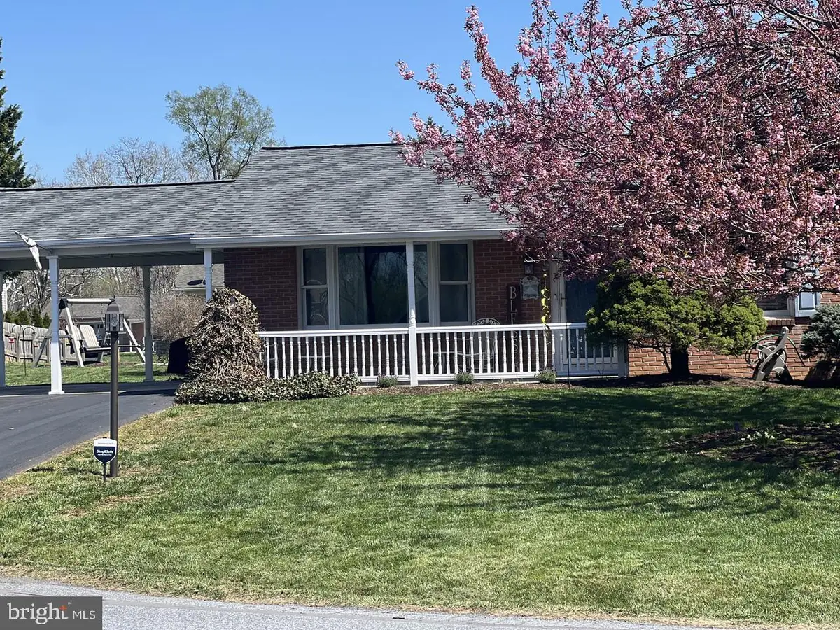 9 Dartmouth Dr, Hagerstown, MD 21742 - #1